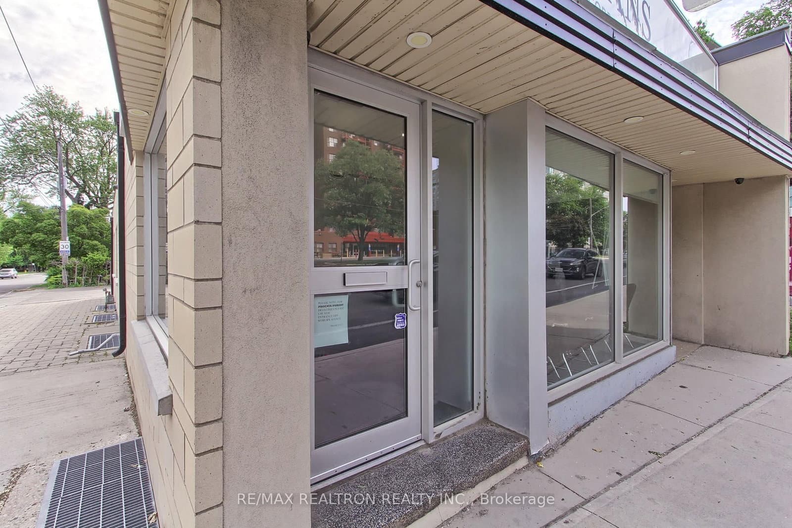 3173 Bathurst Street, Unit Main Floor thumbnail 4