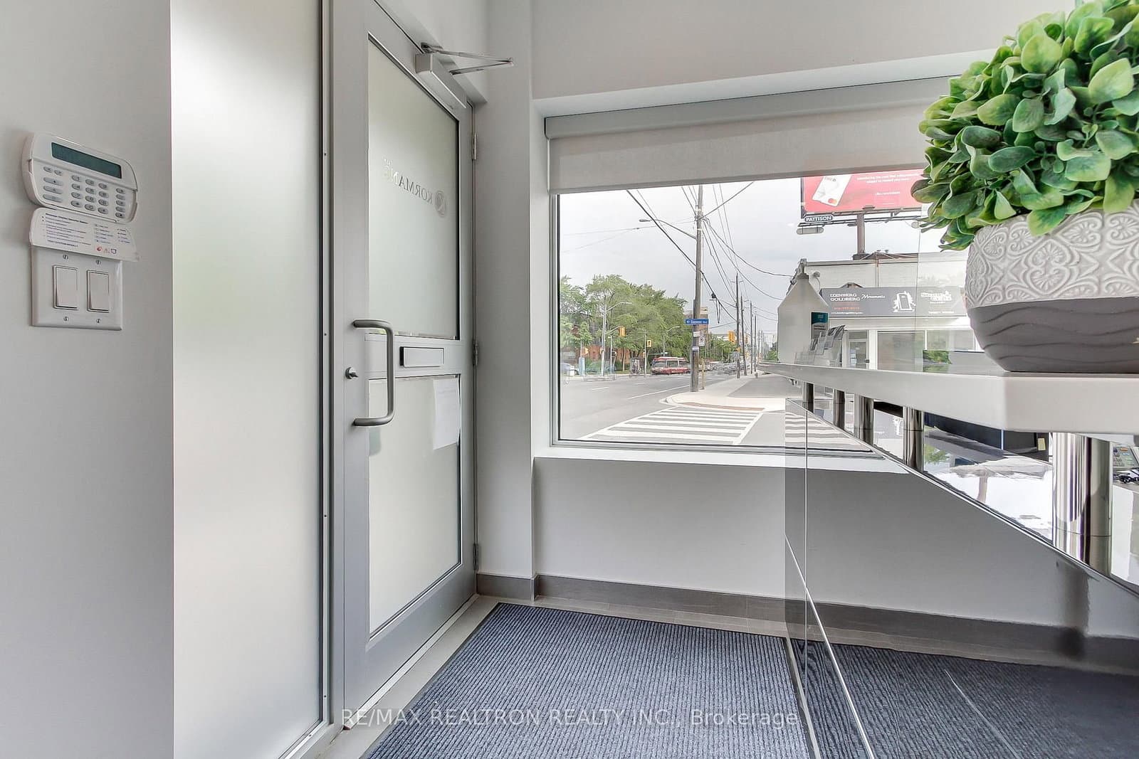3173 Bathurst Street, Unit Main Floor thumbnail 5