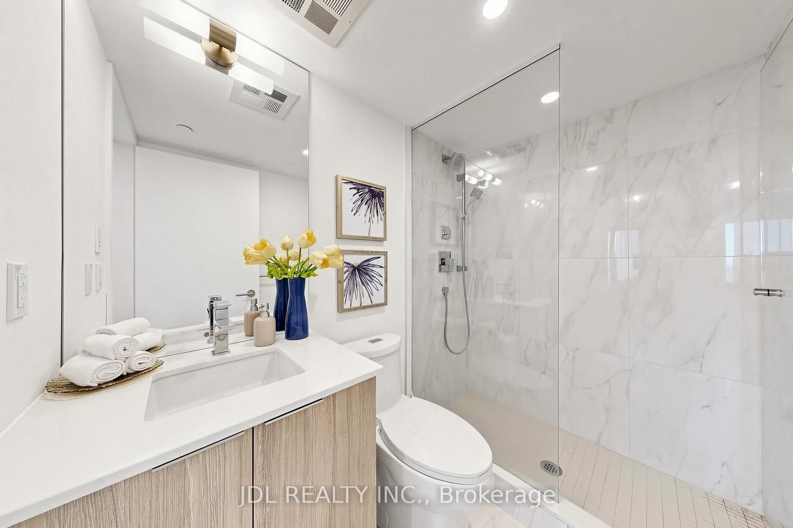 47 Mutual Street, Unit 2502 thumbnail 11