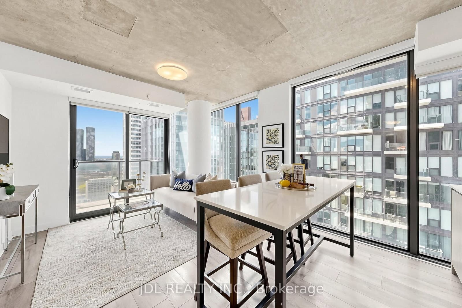 47 Mutual Street, Unit 2502 thumbnail 5