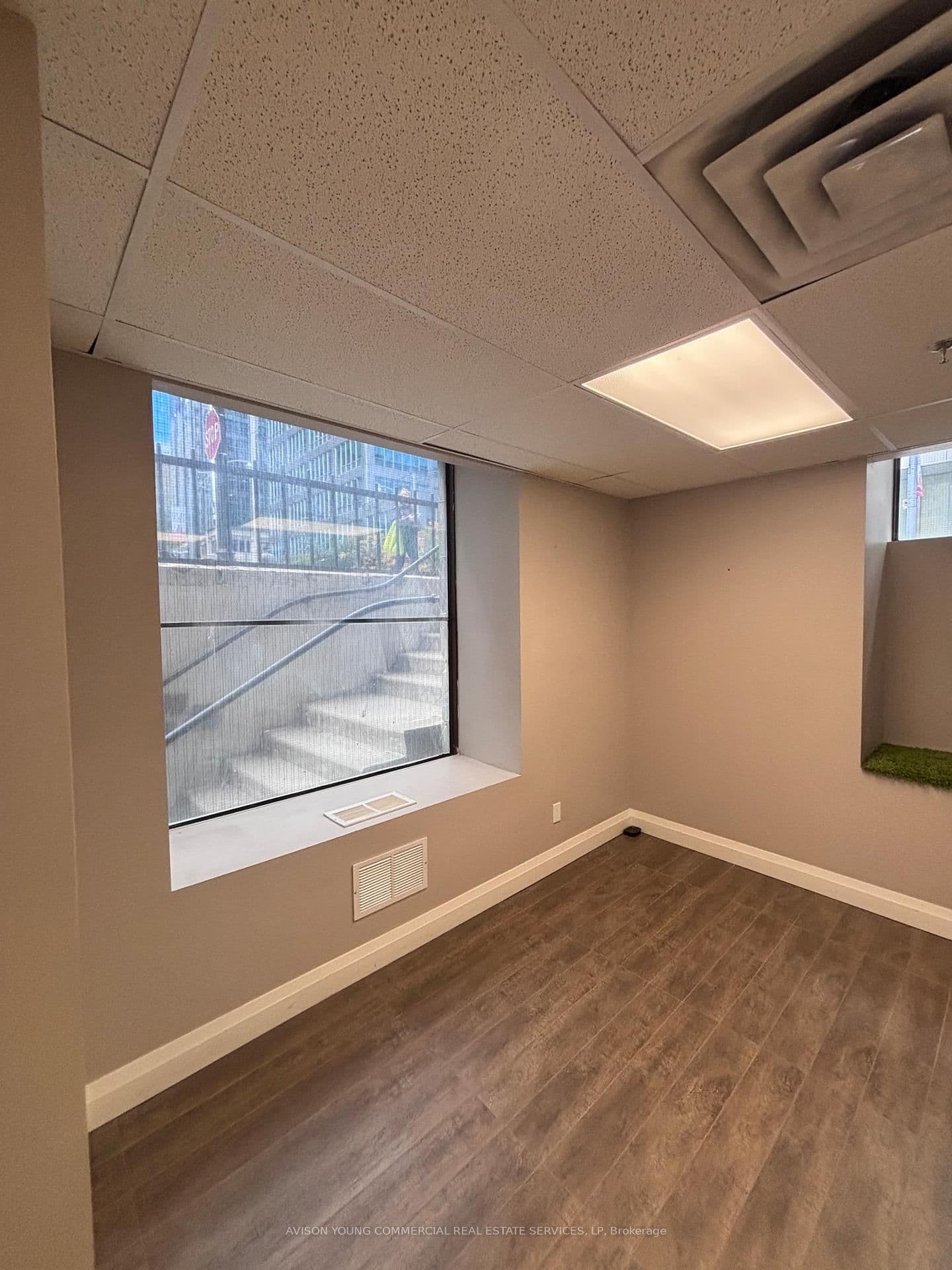 25 Toronto Street, Unit Lower Level thumbnail 5