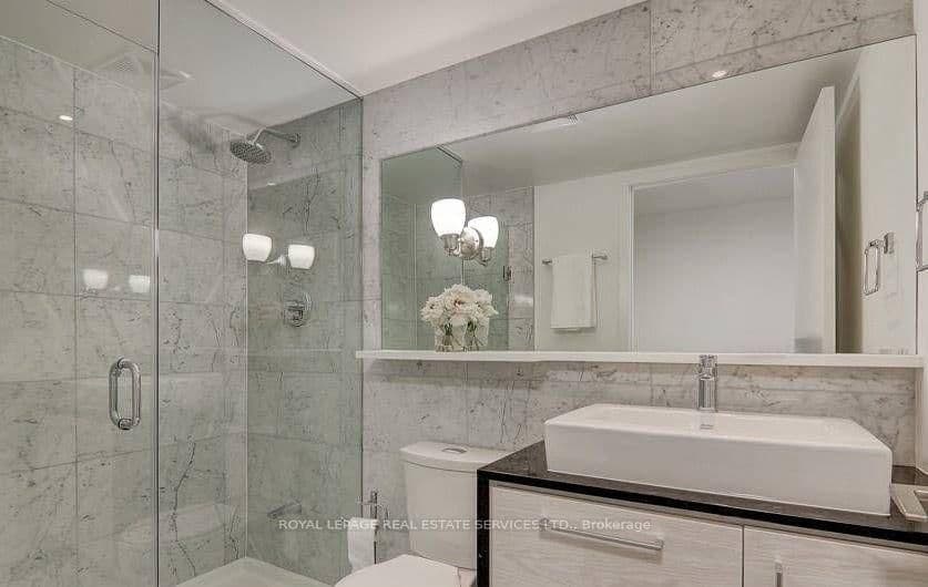 121 Mcmahon Drive, Unit TH7 thumbnail 20