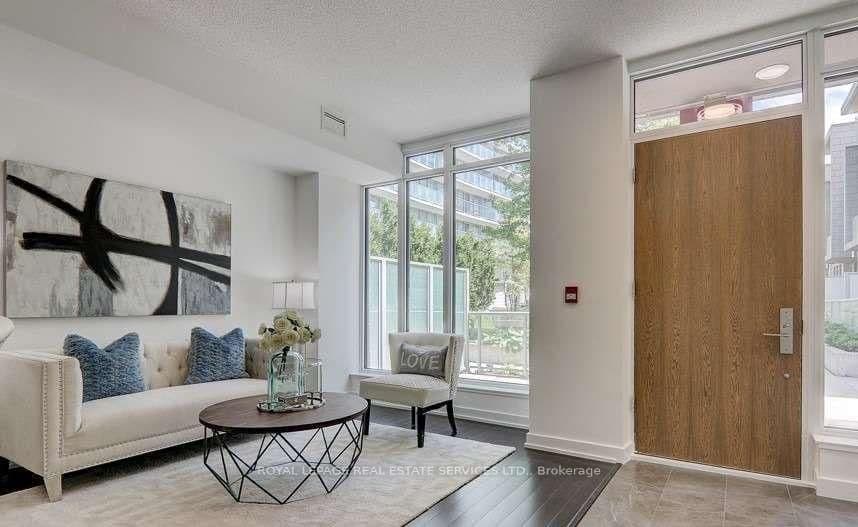 121 Mcmahon Drive, Unit TH7 thumbnail 4