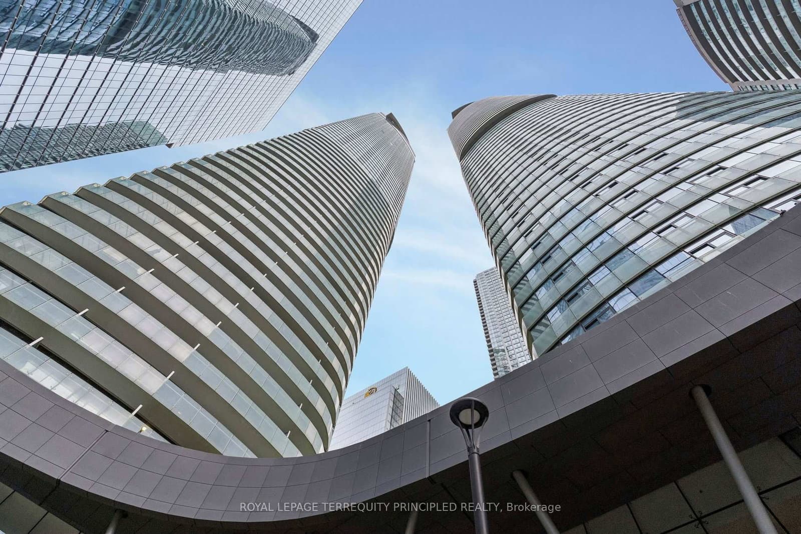 12 York Street, Unit 307 - Image 1