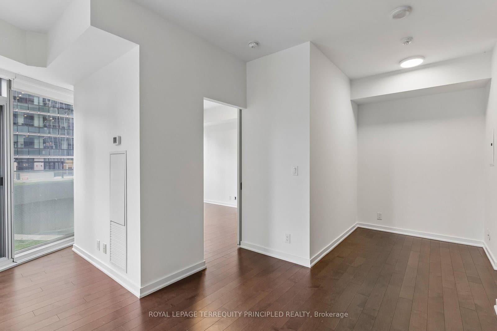12 York Street, Unit 307 thumbnail 11