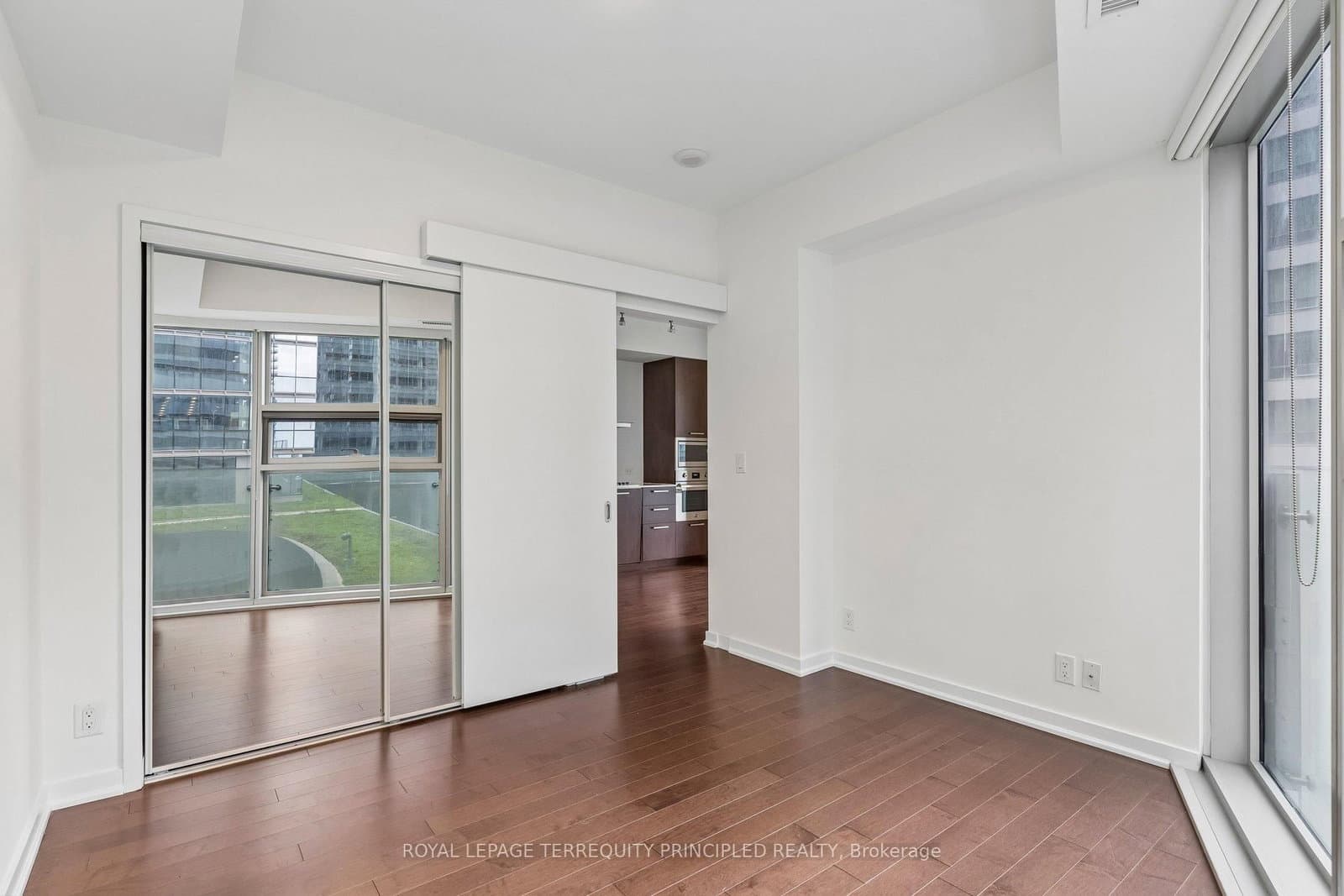 12 York Street, Unit 307 thumbnail 15