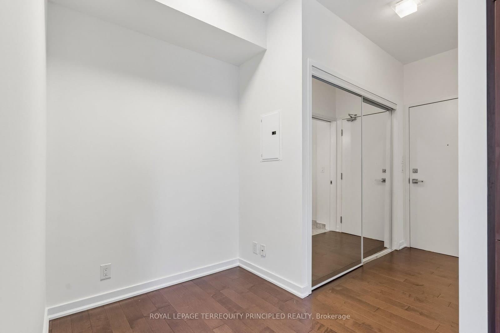 12 York Street, Unit 307 thumbnail 16