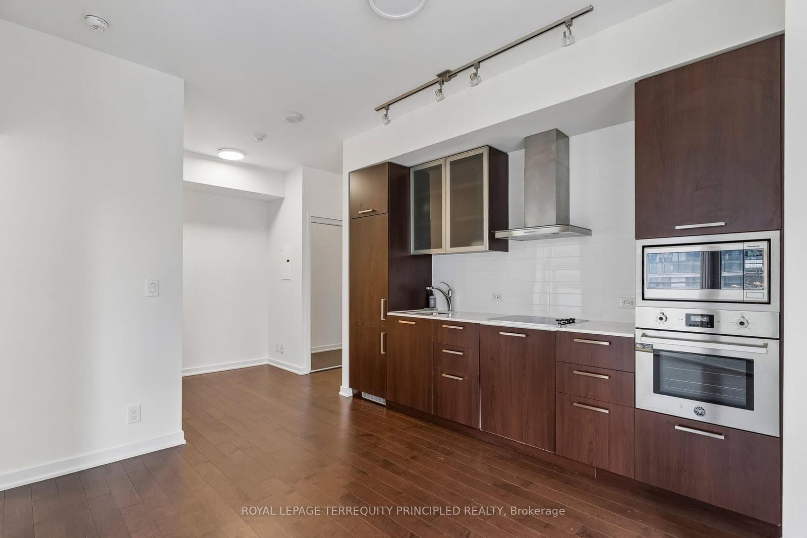 12 York Street, Unit 307 thumbnail 5