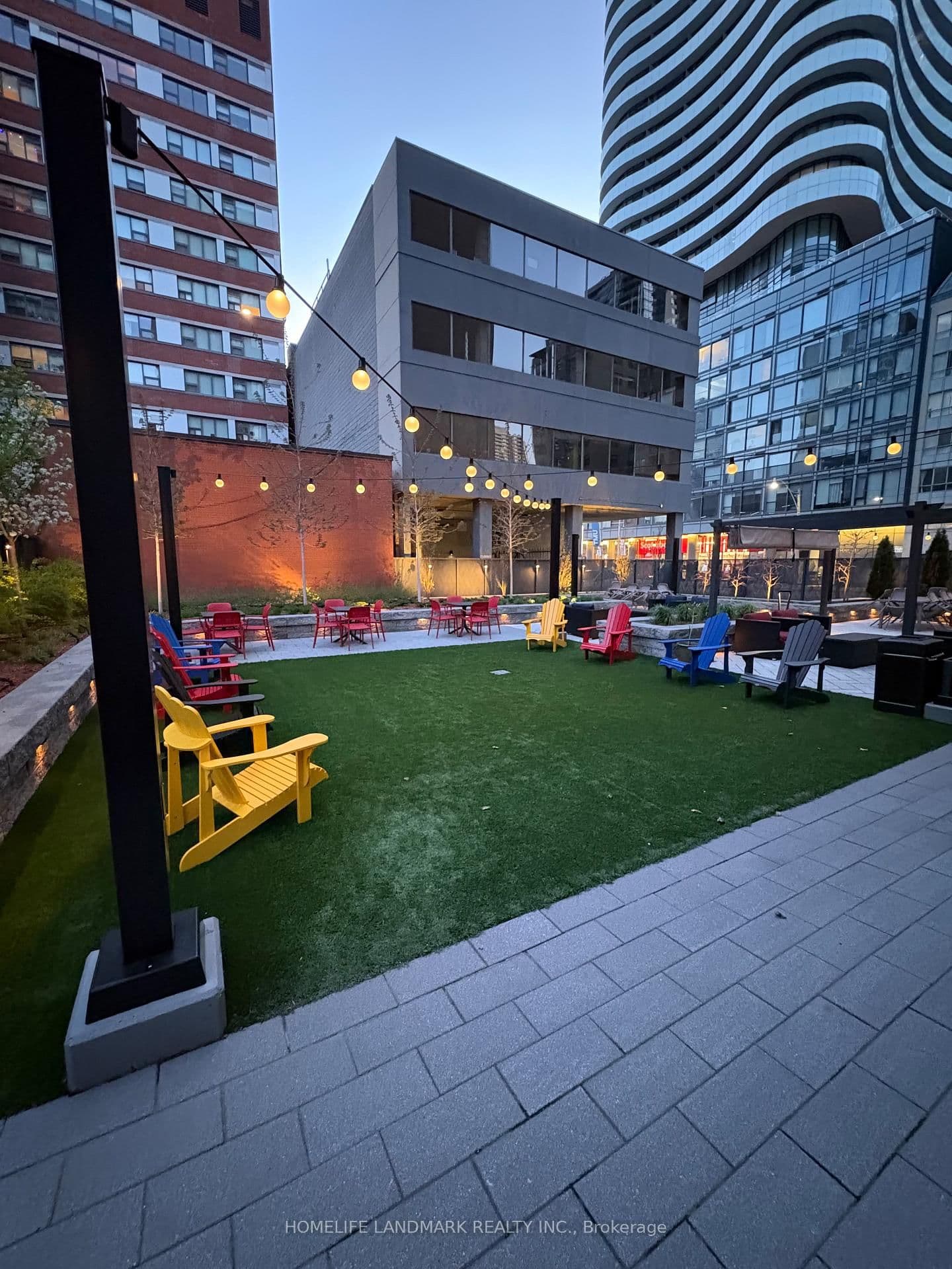 77 Carlton Street, Unit 704 thumbnail 22