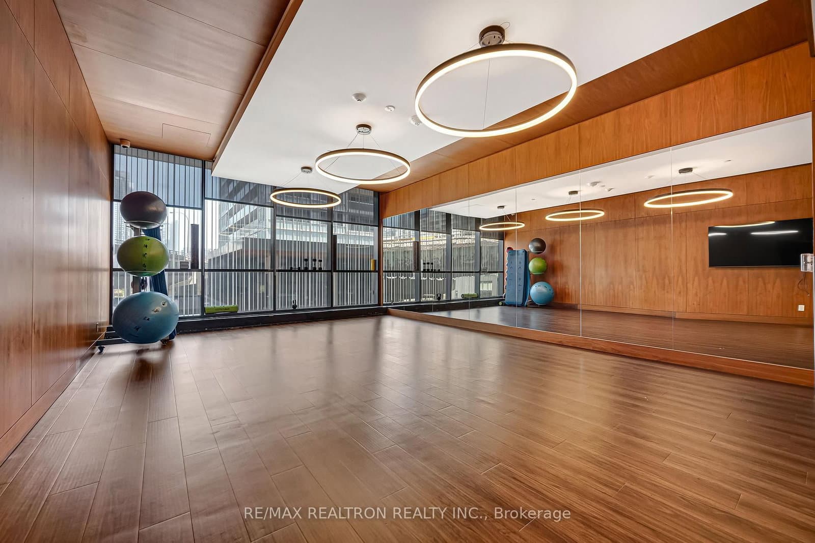 19 Bathurst Street, Unit 811 thumbnail 38