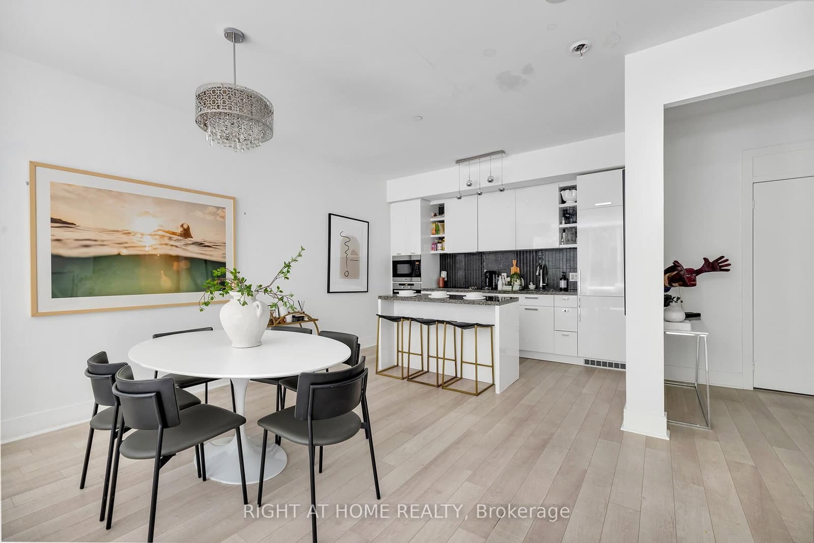 32 Davenport Road, Unit TH 101 thumbnail 10