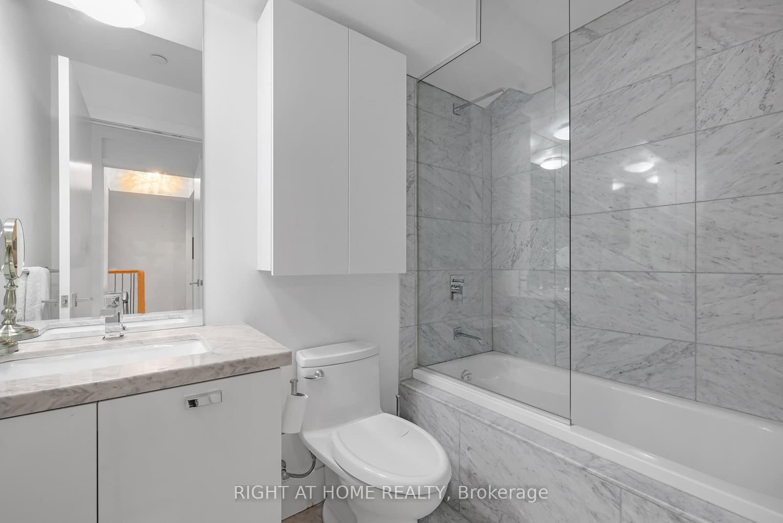 32 Davenport Road, Unit TH 101 thumbnail 16
