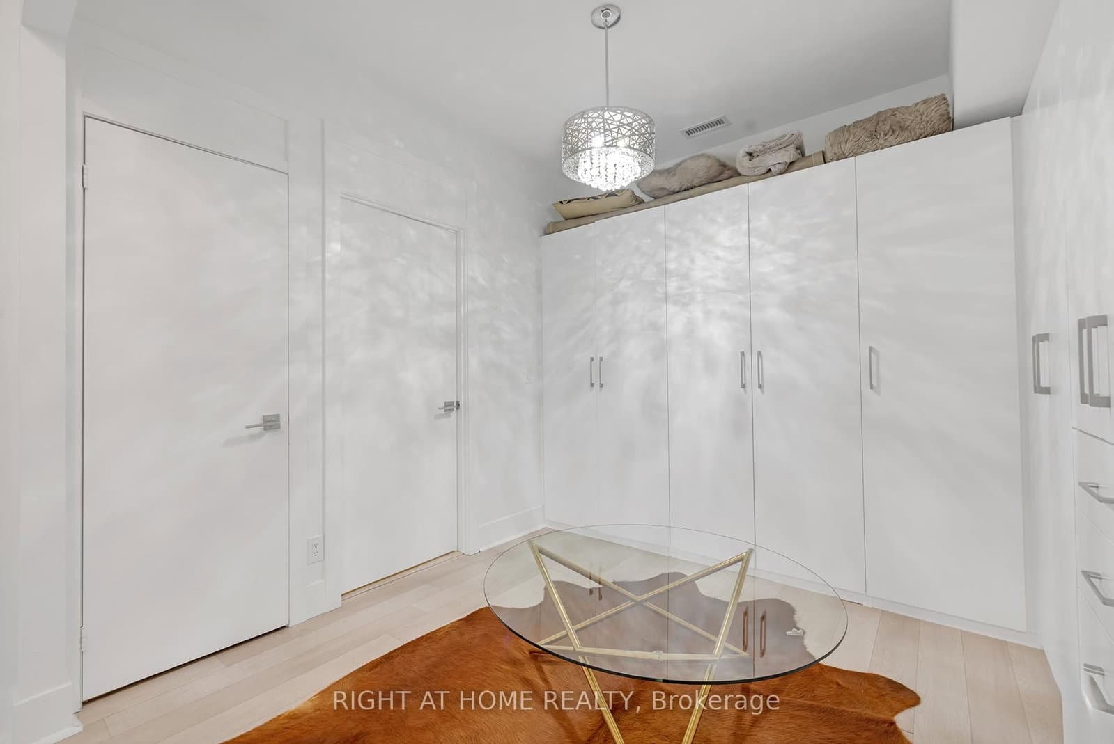 32 Davenport Road, Unit TH 101 thumbnail 17