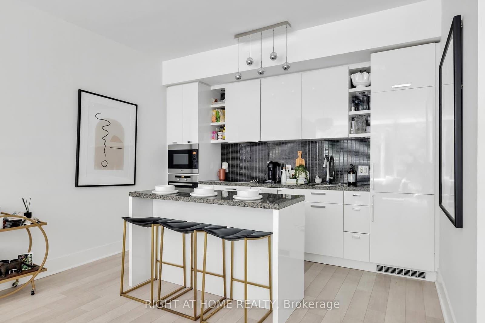 32 Davenport Road, Unit TH 101 thumbnail 5