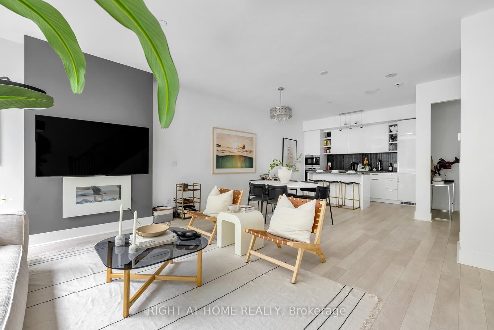 32 Davenport Road, Unit TH 101 thumbnail 8