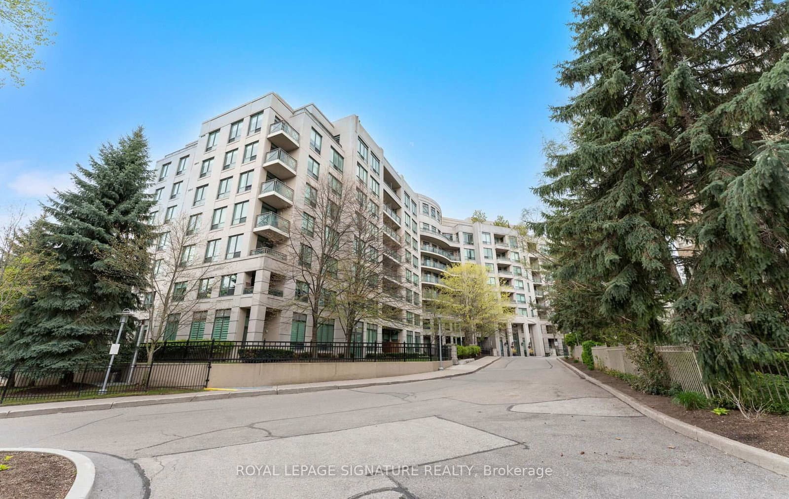 205 The Donway W, Unit 406 thumbnail 2