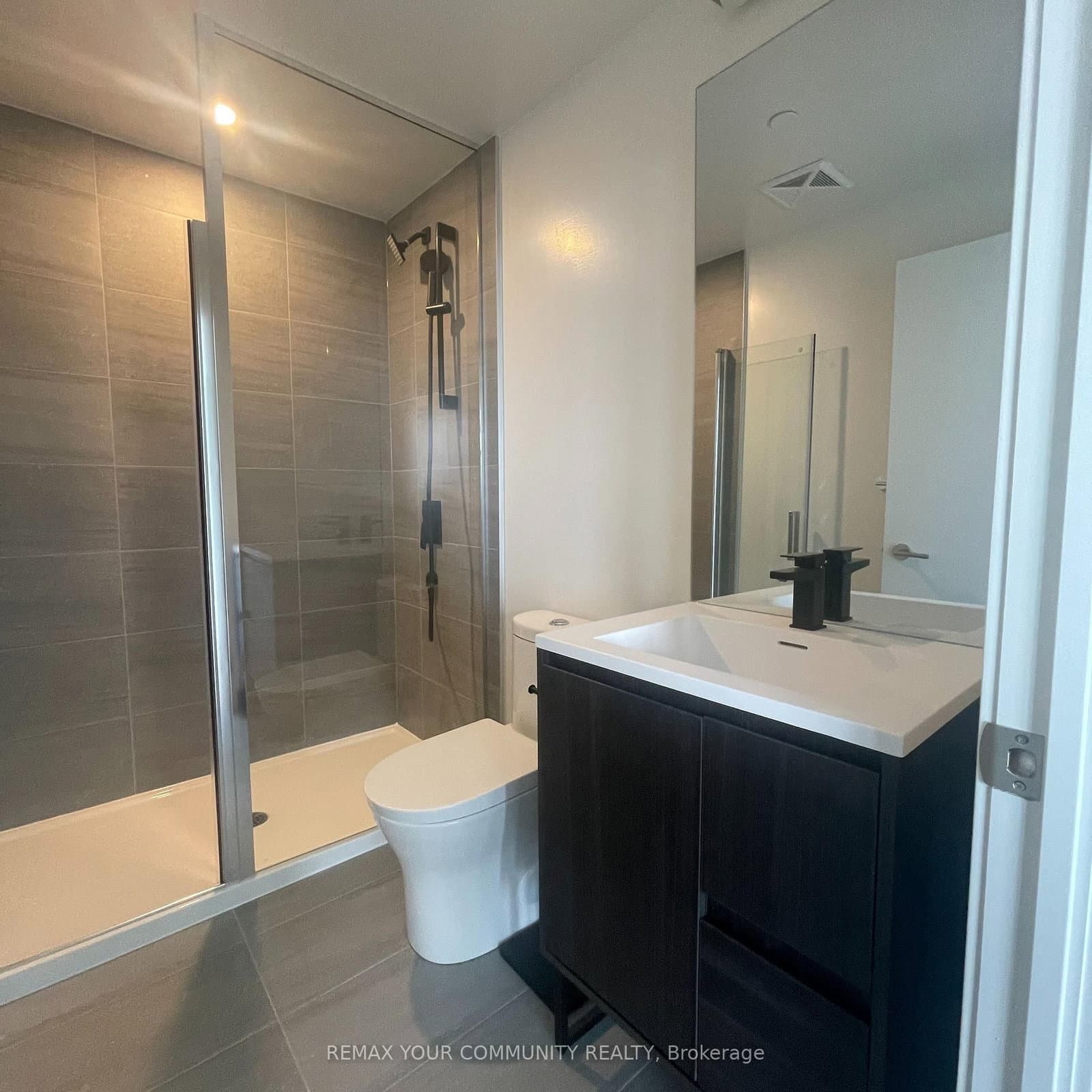 1 Quarrington Lane, Unit 3002 thumbnail 9