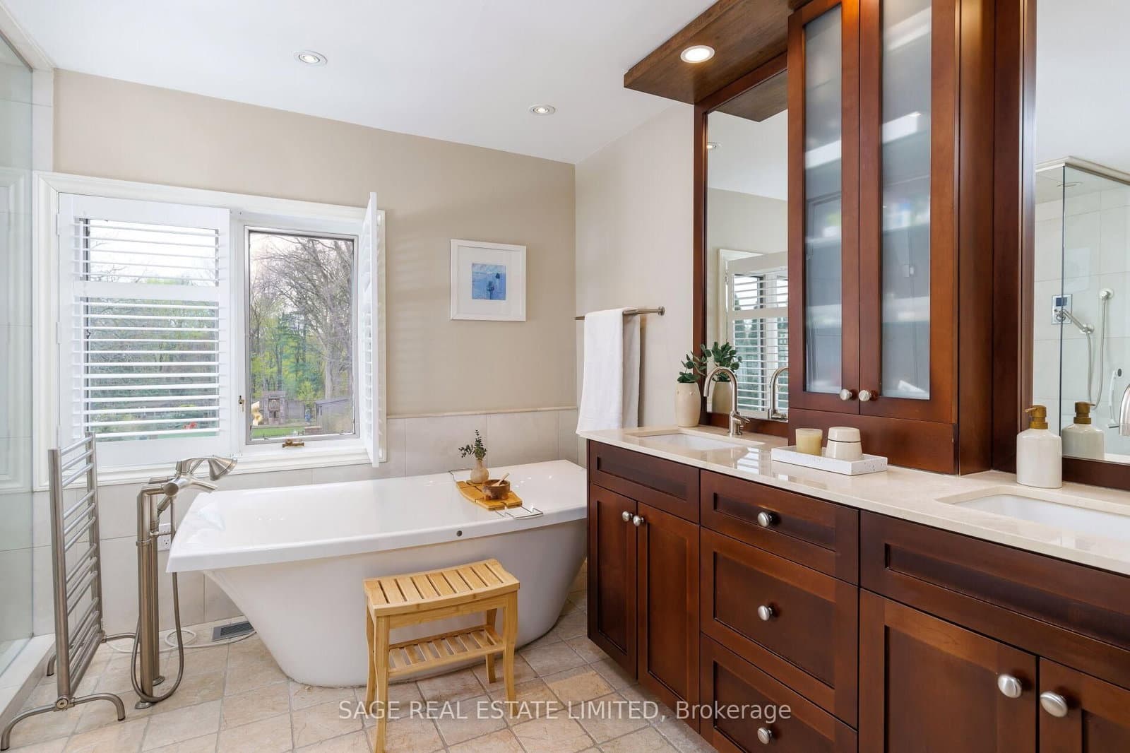 124 Blythwood Road thumbnail 28