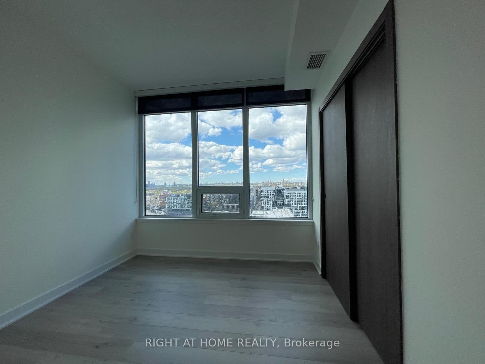 19 Bathurst Street, Unit 3205 thumbnail 9