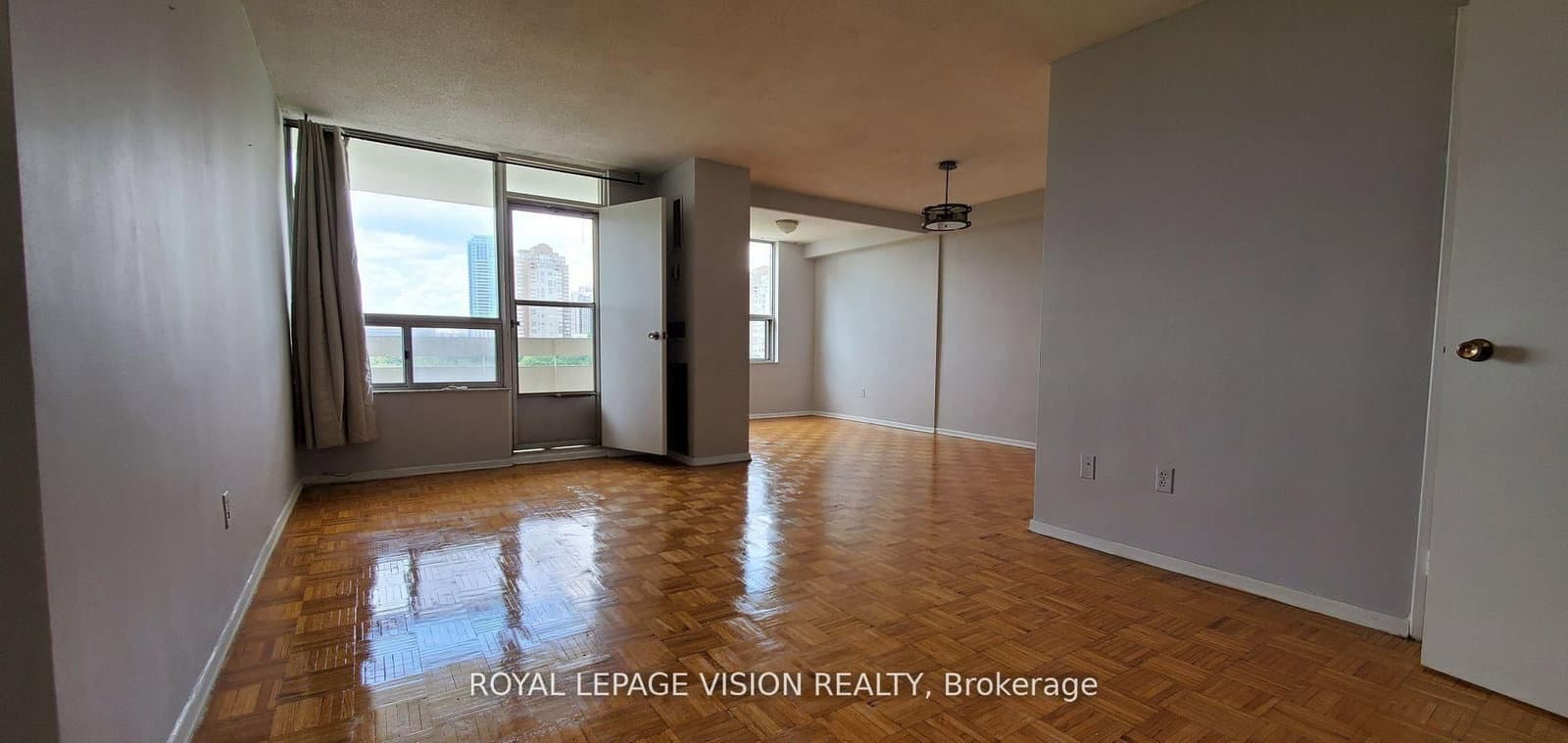 20 Edgecliff Golfway, Unit 1202 thumbnail 2
