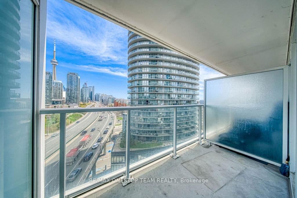17 Bathurst Street, Unit 1510 thumbnail 32