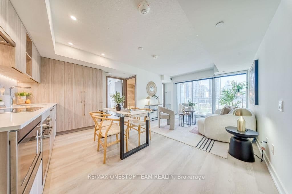 17 Bathurst Street, Unit 1510 thumbnail 7