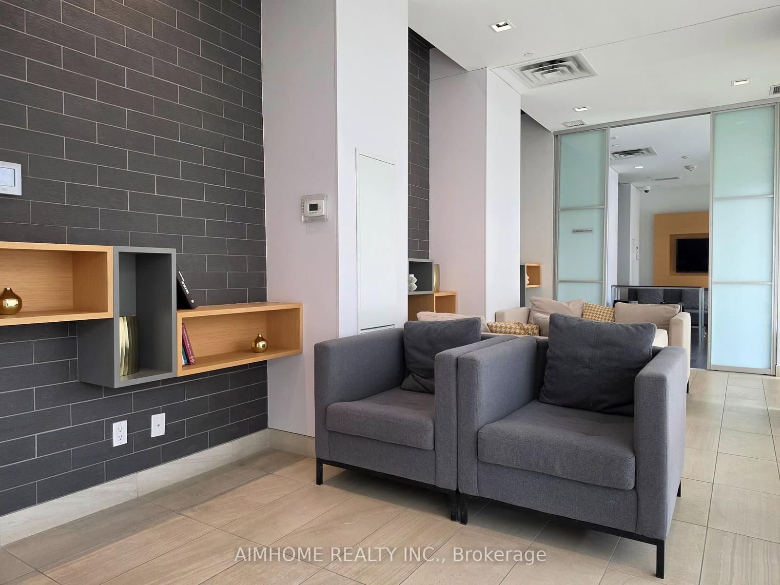 150 Fairview Mall Drive, Unit 504 thumbnail 18