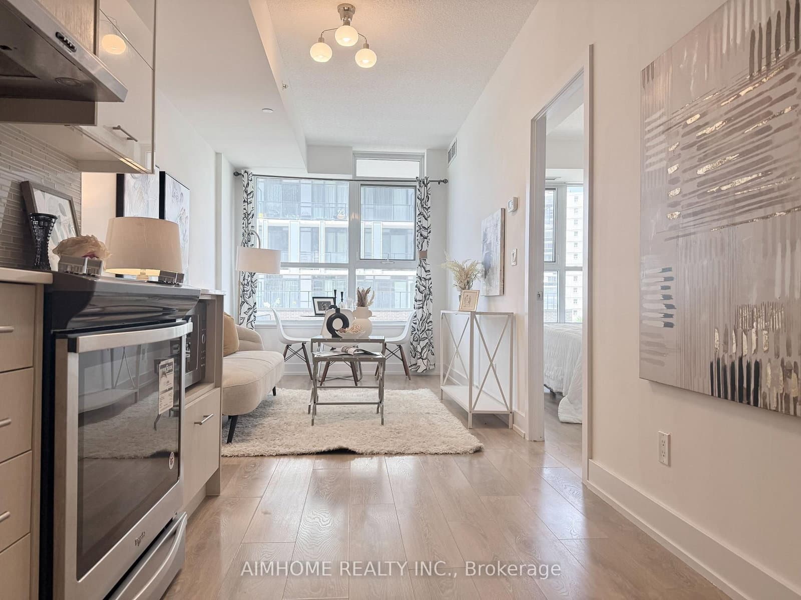 150 Fairview Mall Drive, Unit 504 thumbnail 5