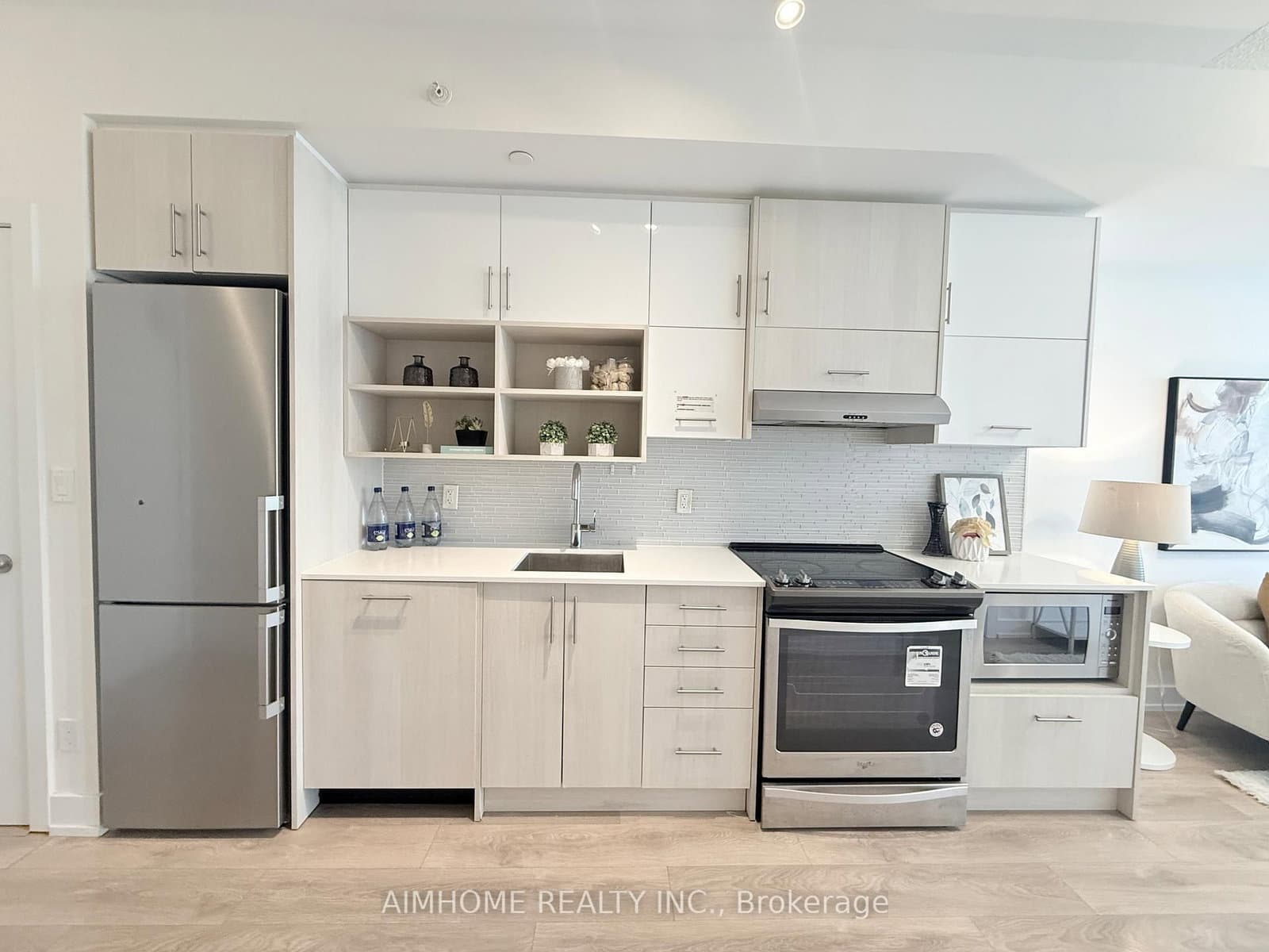 150 Fairview Mall Drive, Unit 504 thumbnail 6