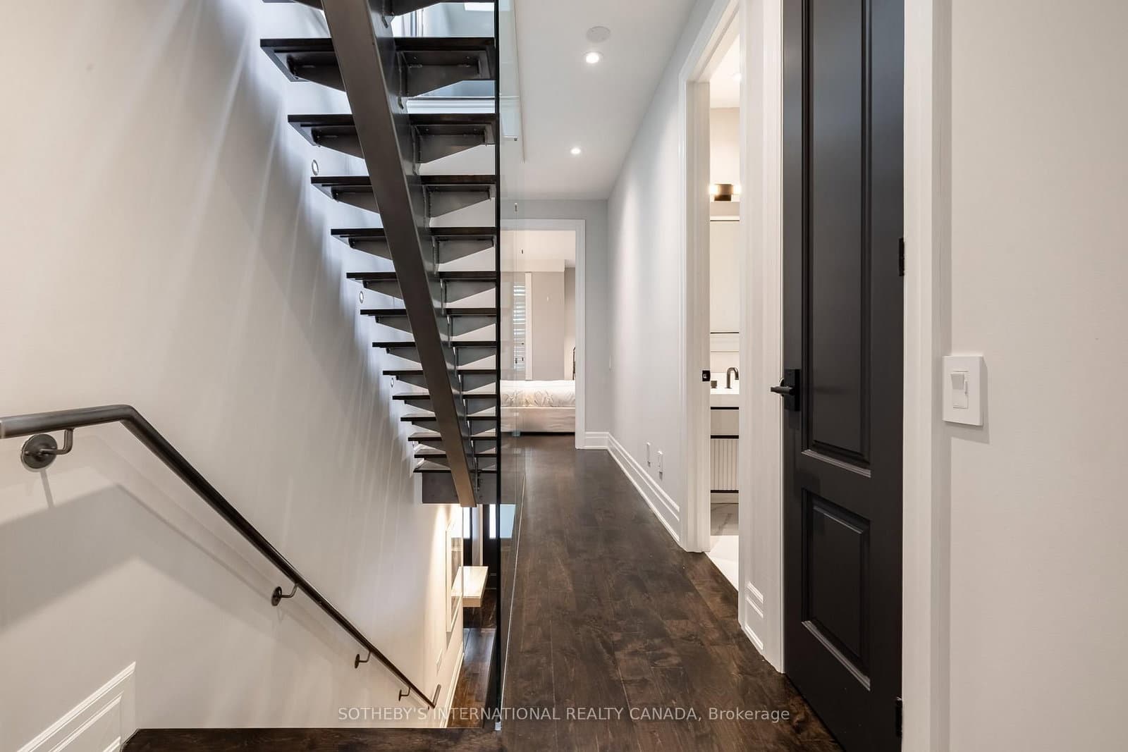 33 Tranby Avenue thumbnail 19