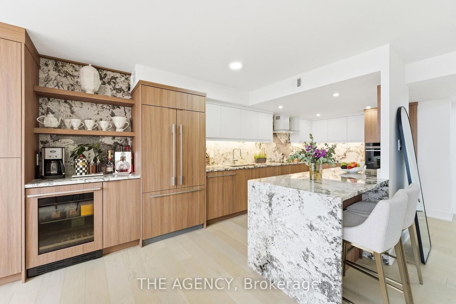 900 Yonge Street, Unit 902 thumbnail 12