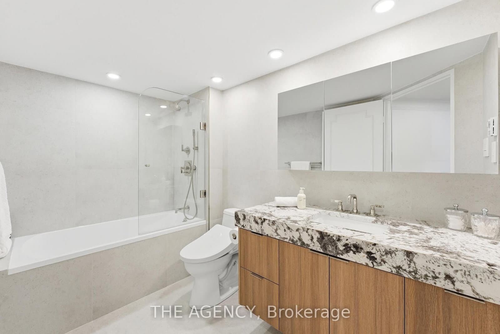 900 Yonge Street, Unit 902 thumbnail 28