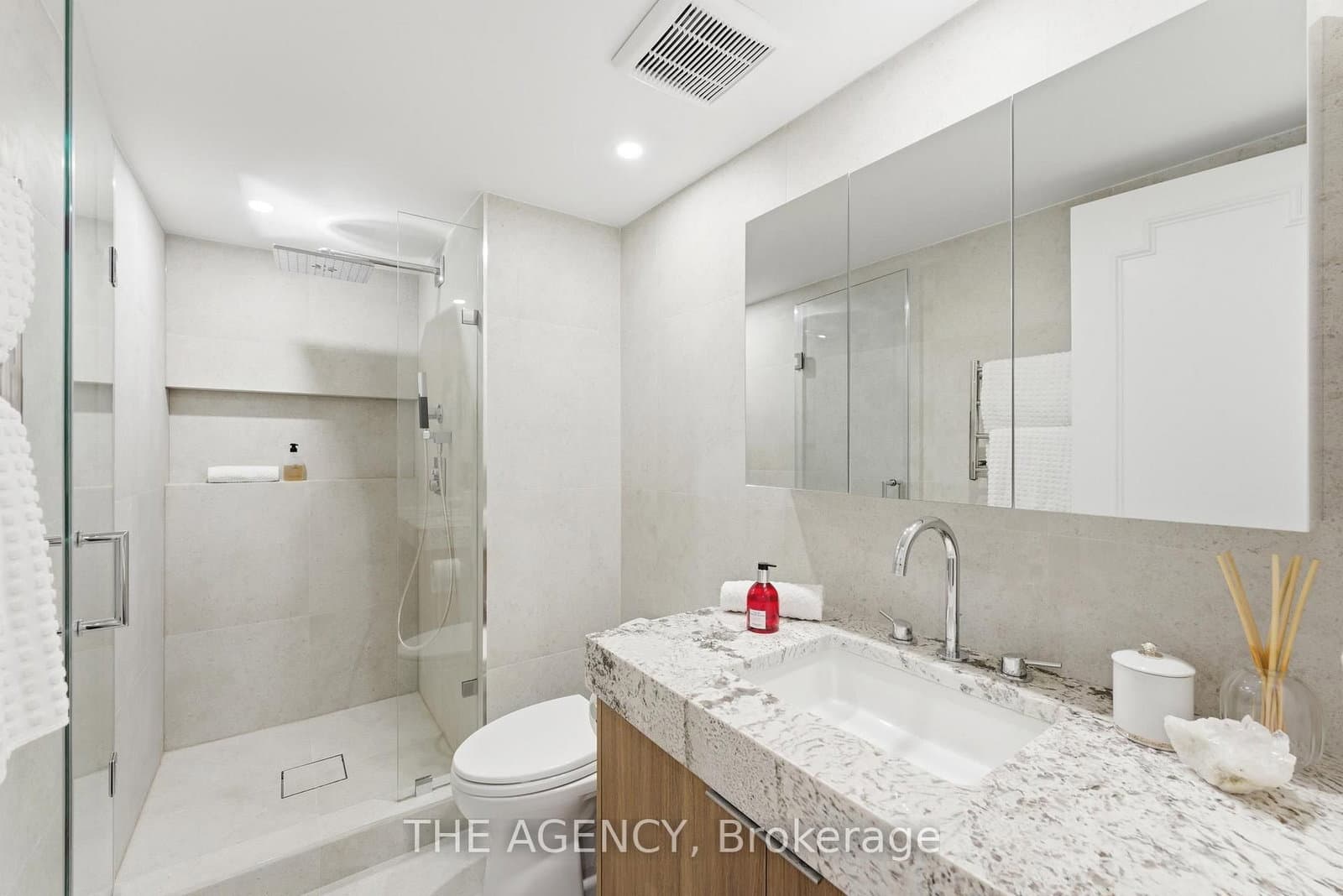 900 Yonge Street, Unit 902 thumbnail 30