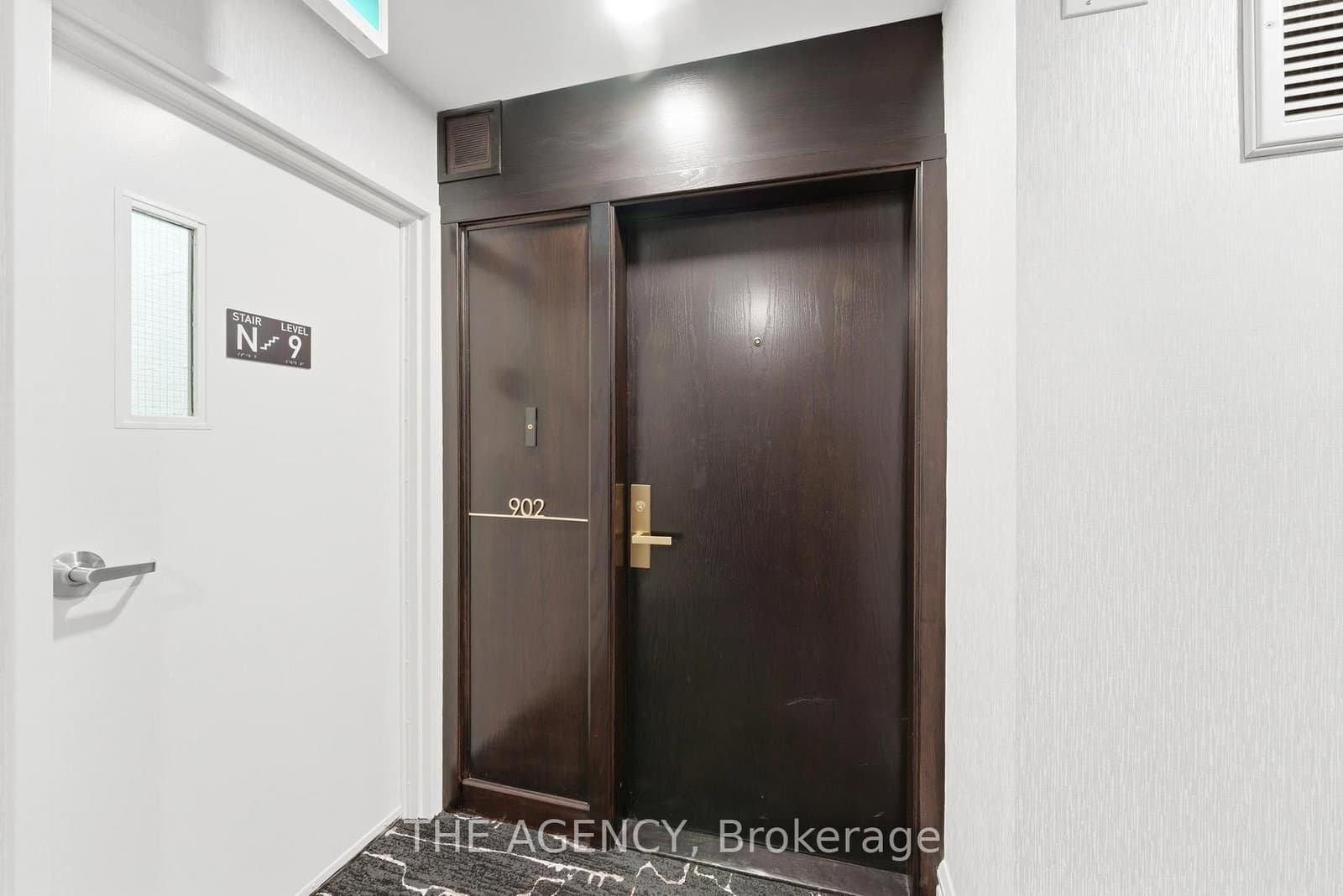 900 Yonge Street, Unit 902 thumbnail 5