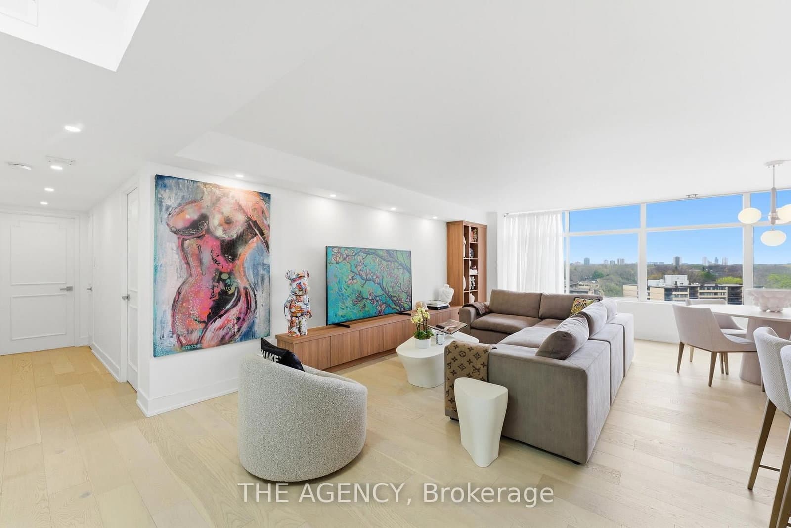 900 Yonge Street, Unit 902 thumbnail 9
