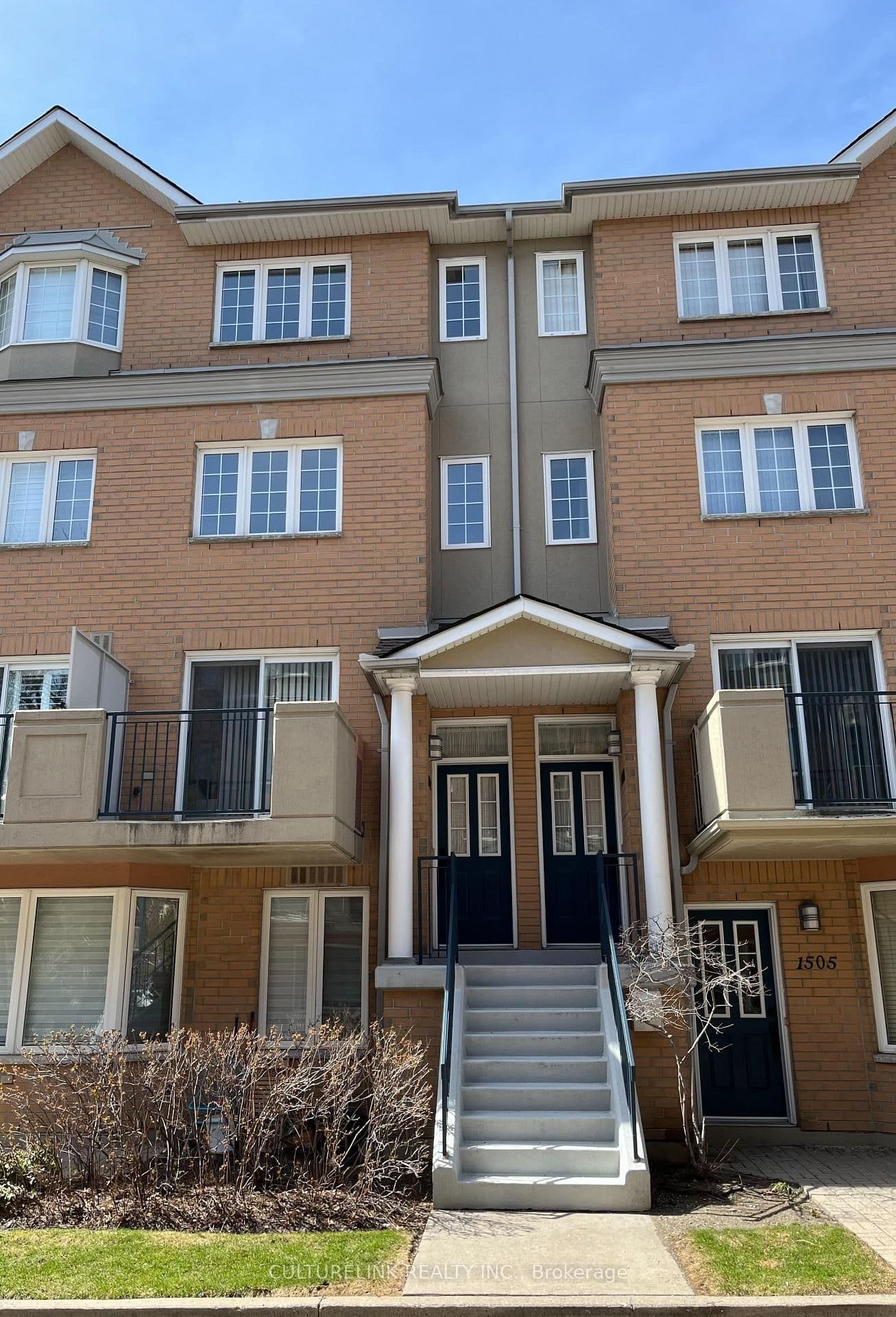 28 Sommerset Way, Unit 1502 - Image 1