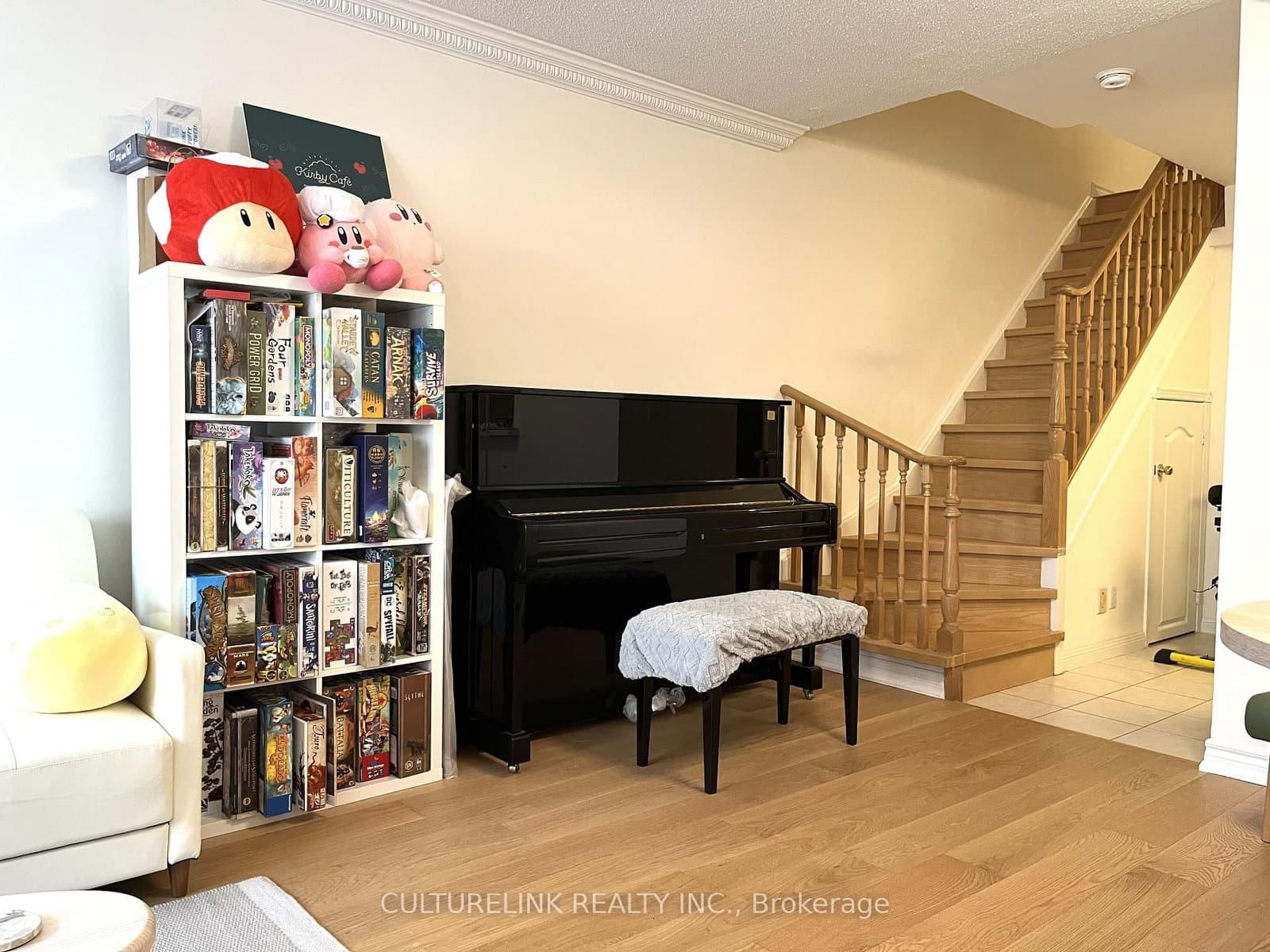 28 Sommerset Way, Unit 1502 thumbnail 3