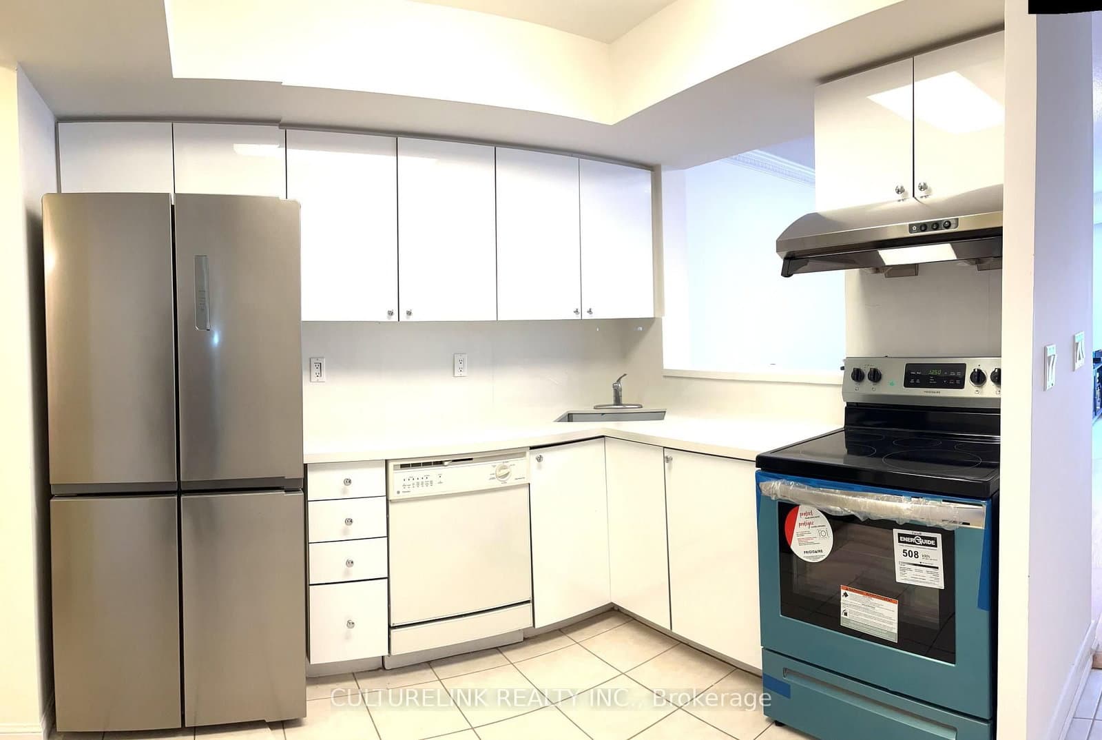 28 Sommerset Way, Unit 1502 thumbnail 6
