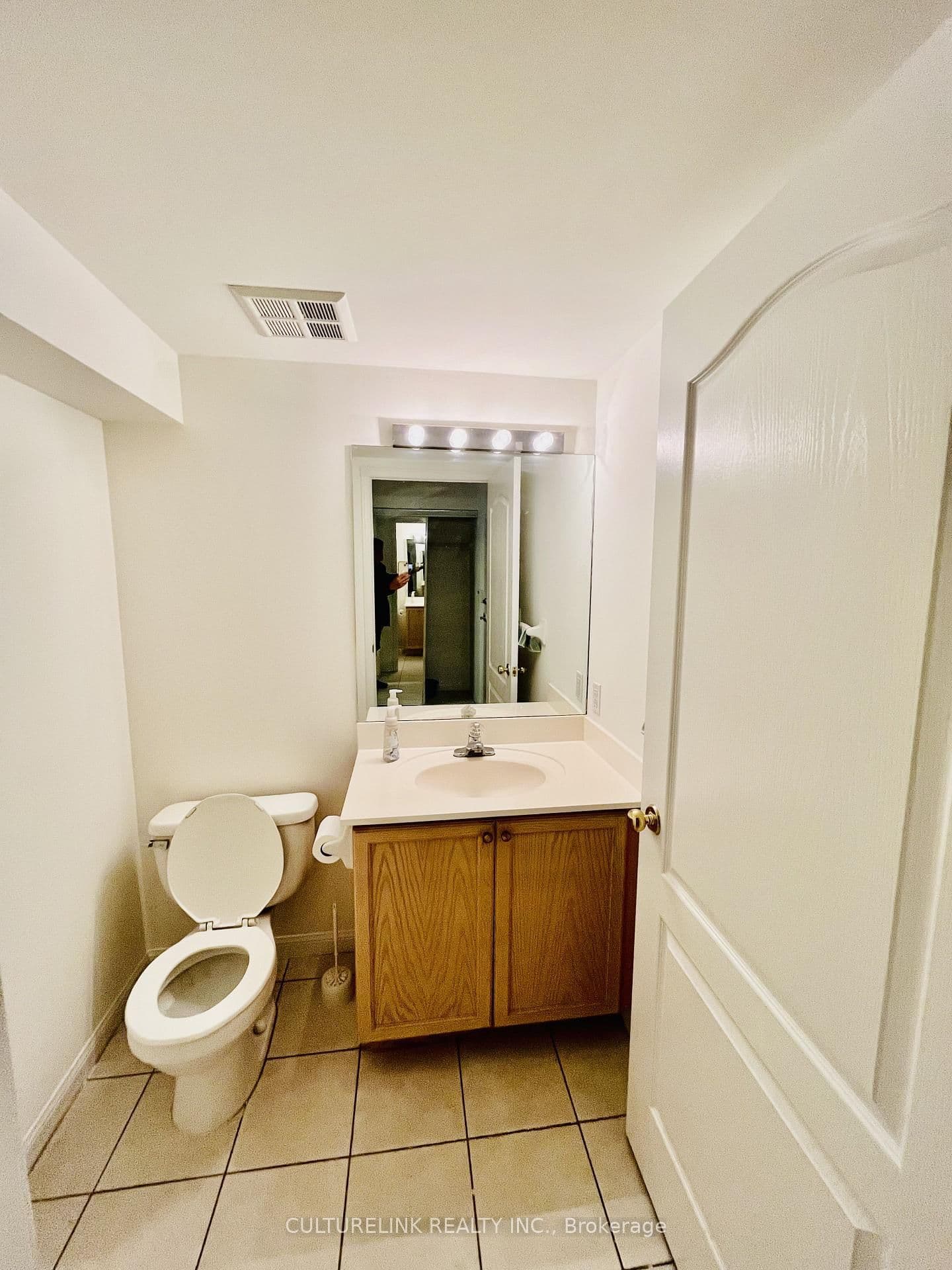 28 Sommerset Way, Unit 1502 thumbnail 7