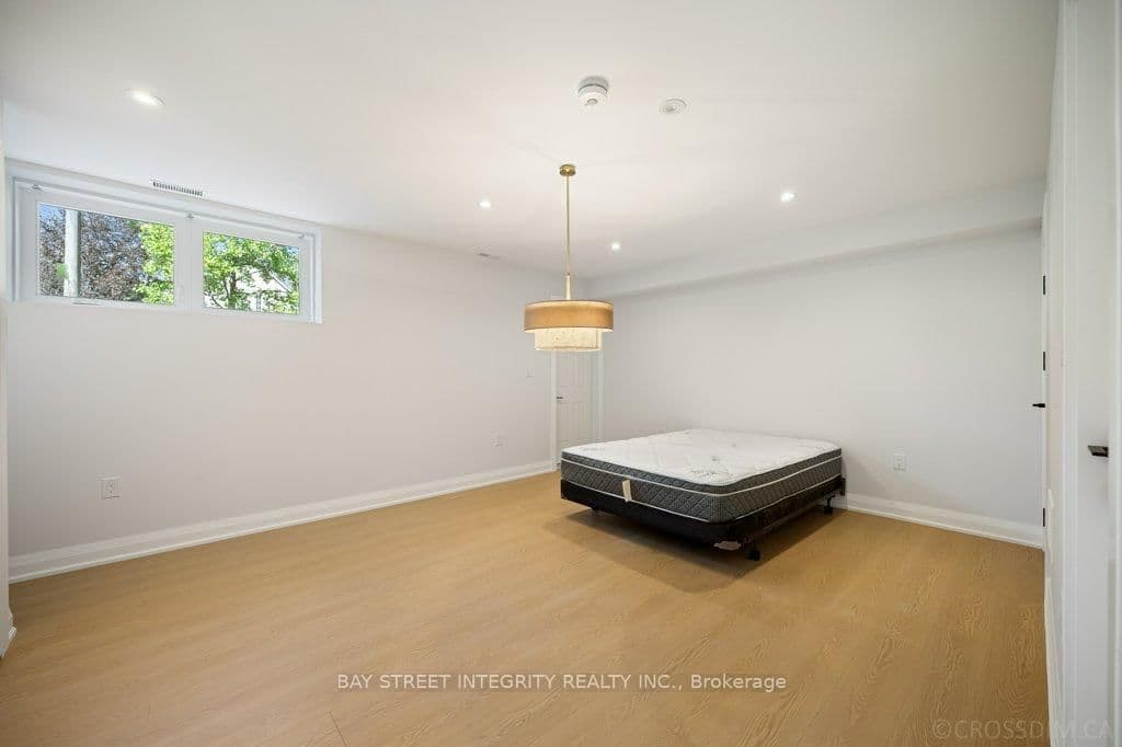 207 Ellerslie Avenue thumbnail 30