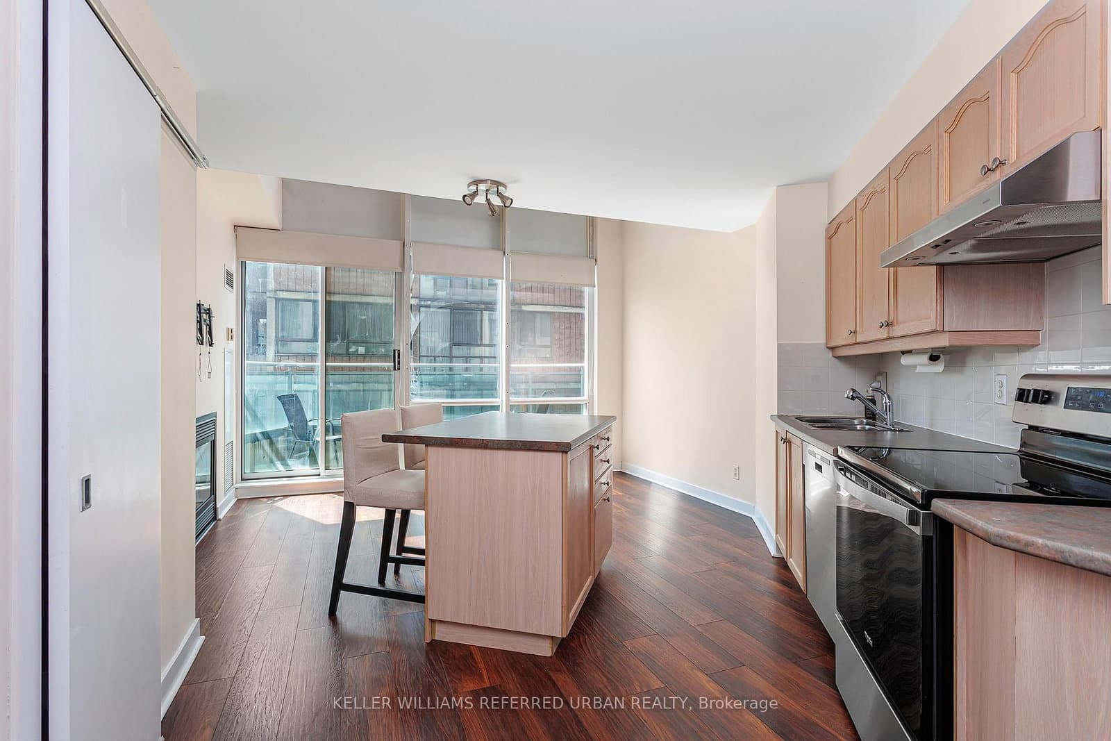 77 Lombard Street, Unit 514 thumbnail 5