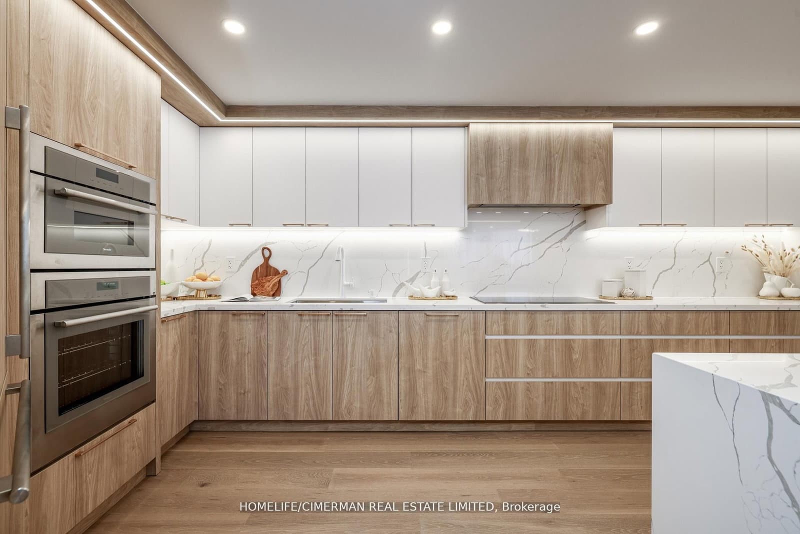 240 Heath Street W, Unit 1002 thumbnail 16