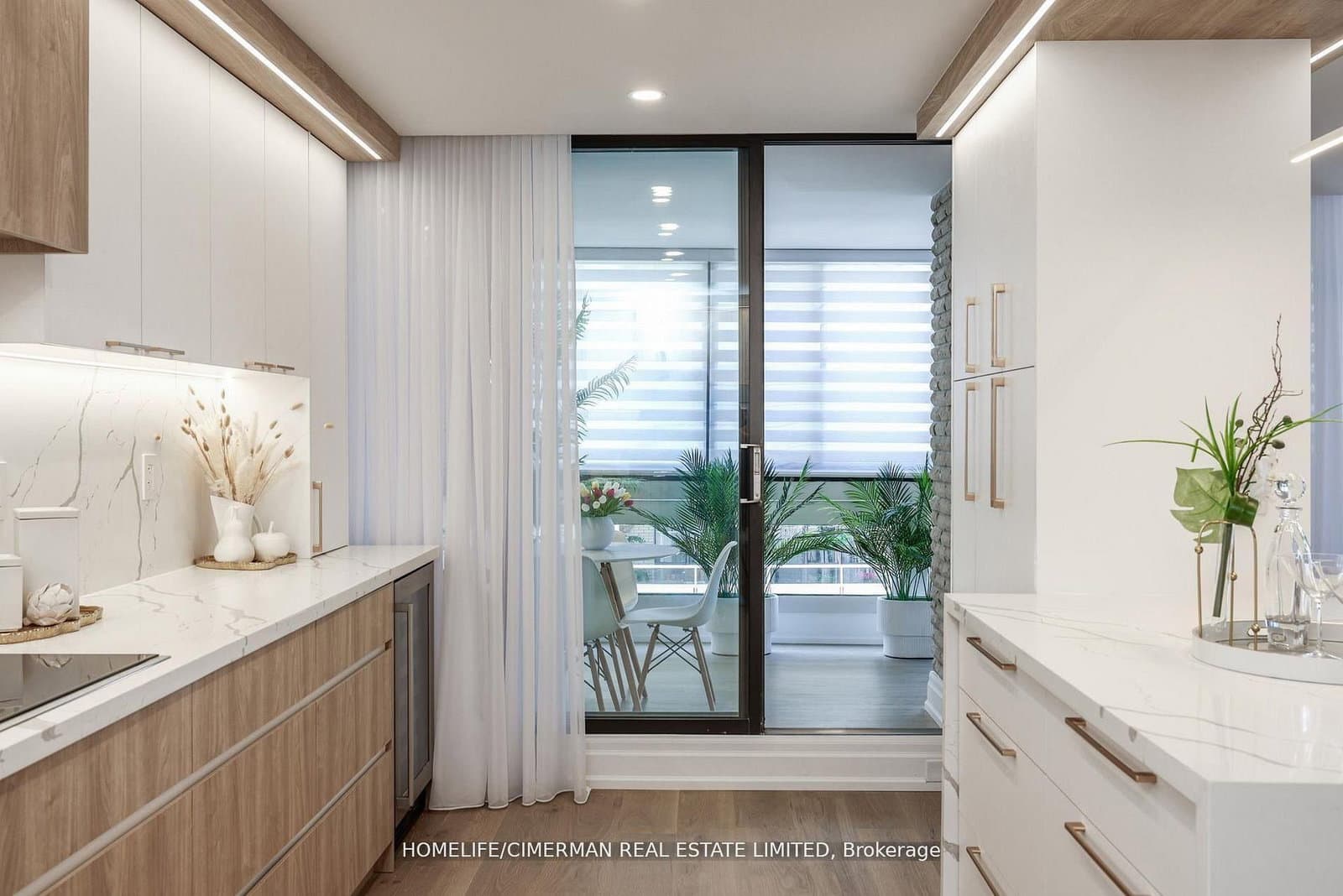 240 Heath Street W, Unit 1002 thumbnail 29