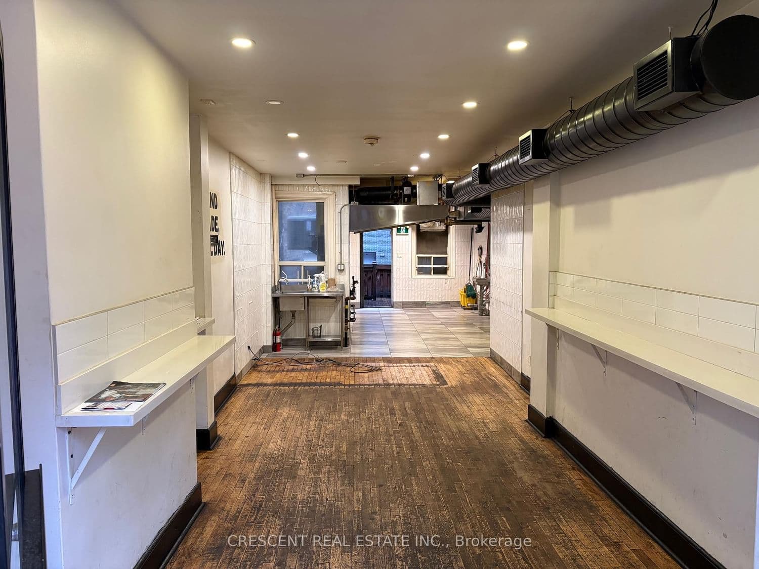 615 King Street W thumbnail 2