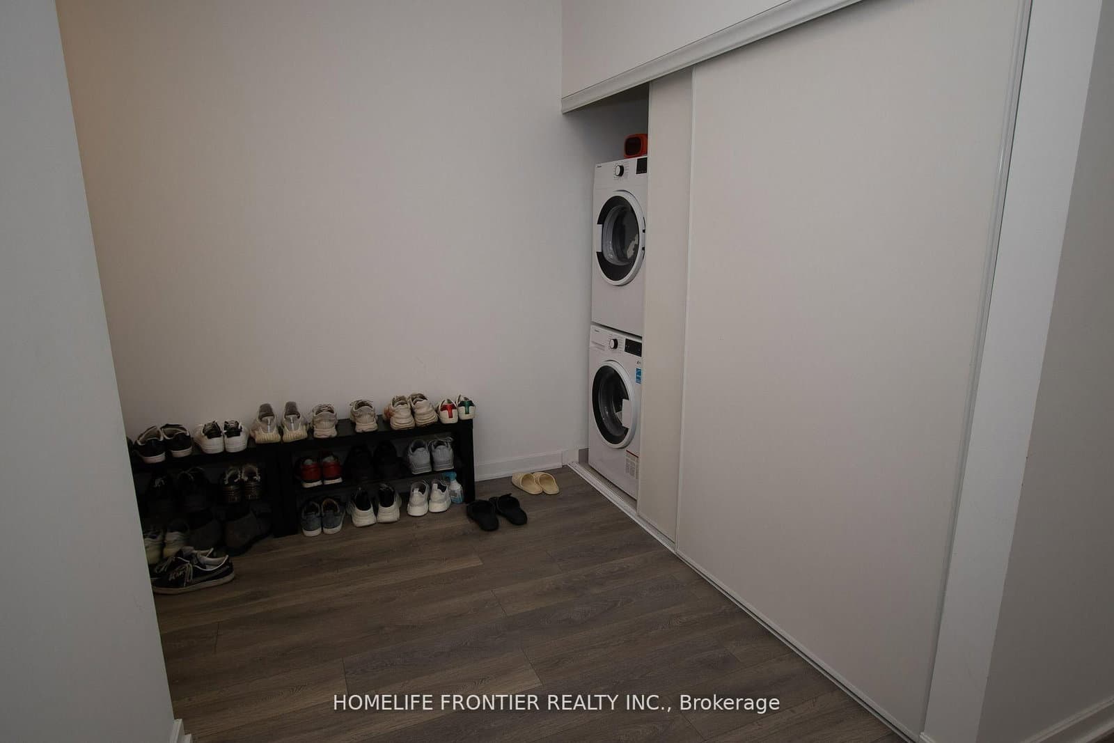 38 Forest Manor Road, Unit 315 thumbnail 5