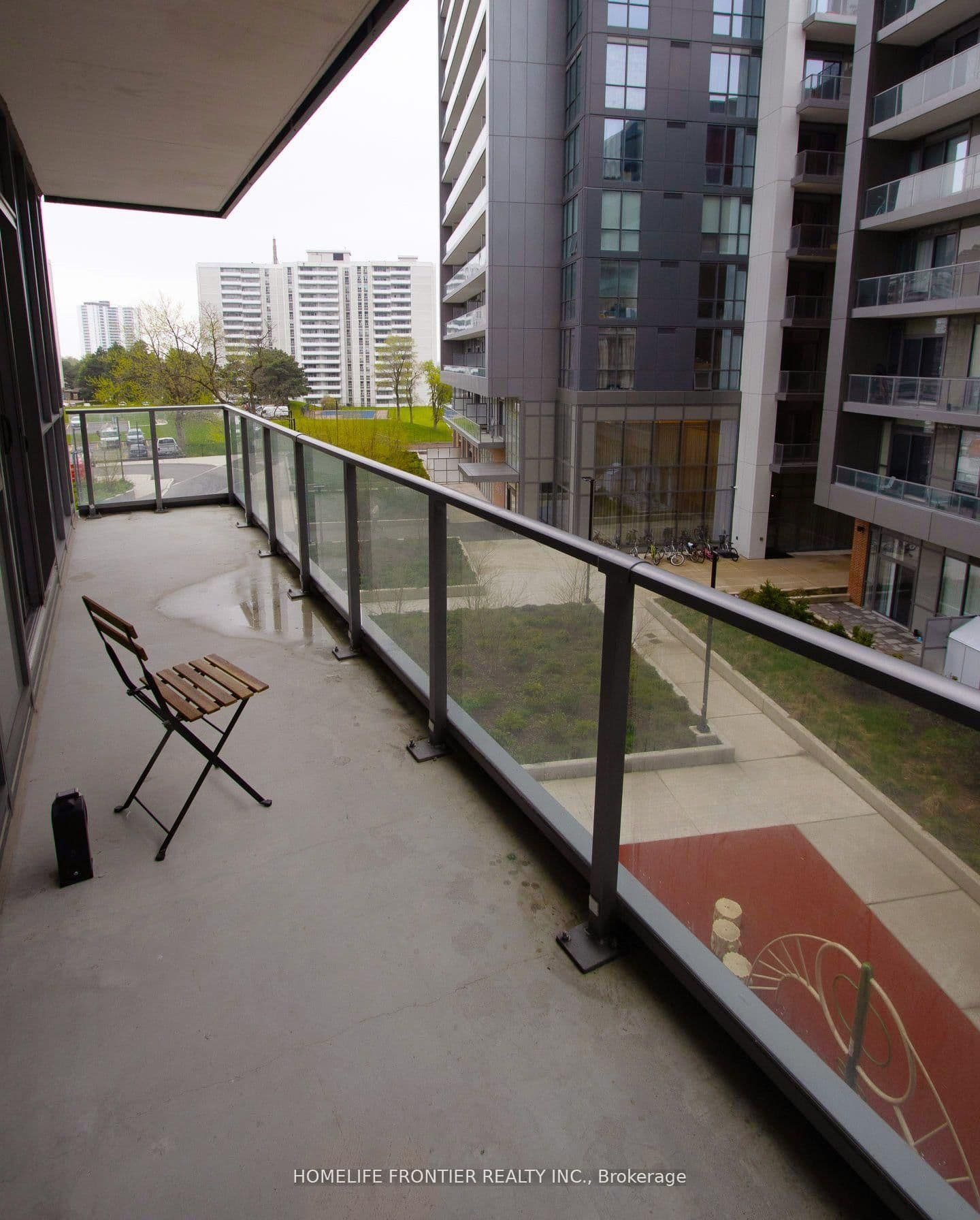 38 Forest Manor Road, Unit 315 thumbnail 8