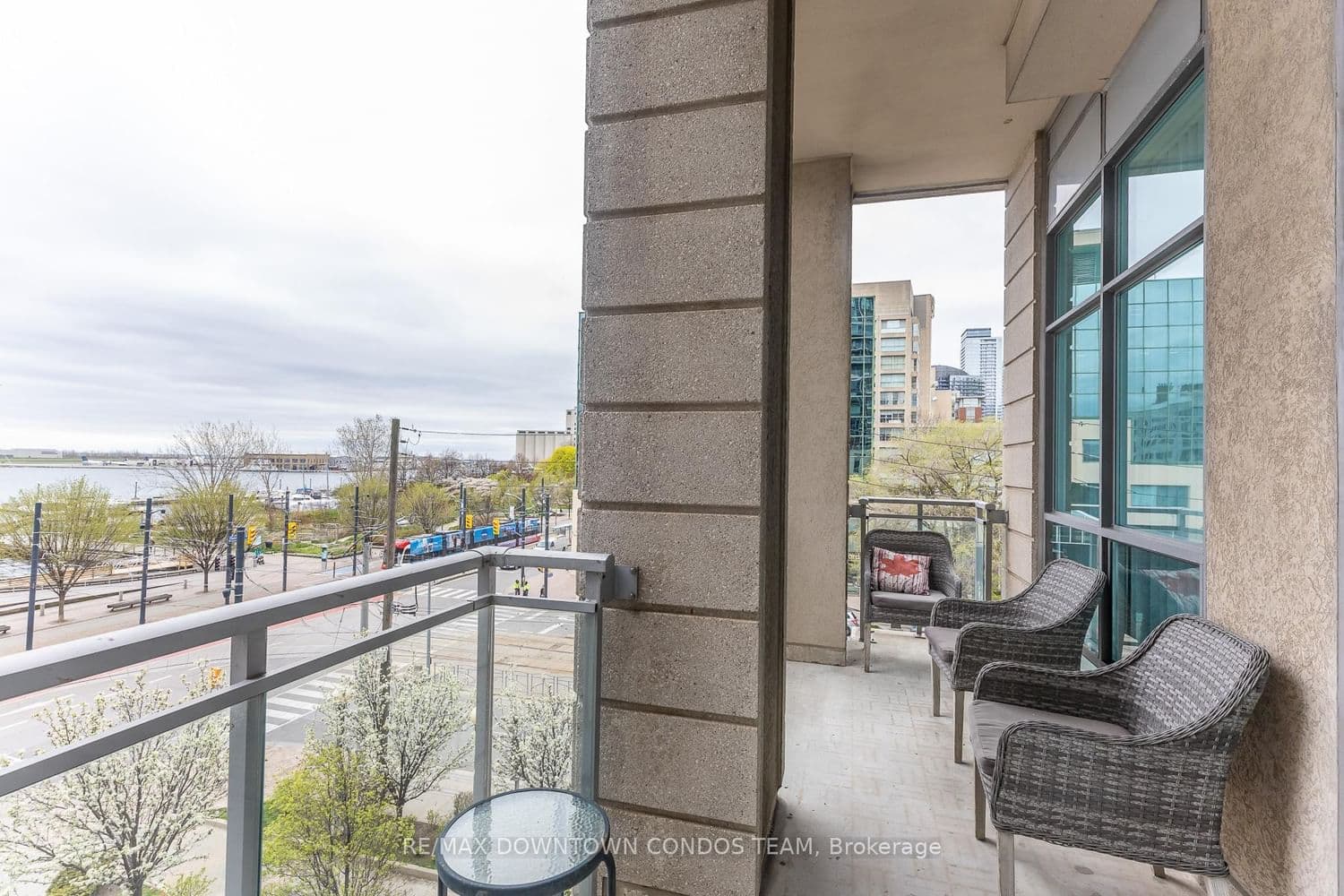 410 Queens Quay W, Unit 404 thumbnail 32