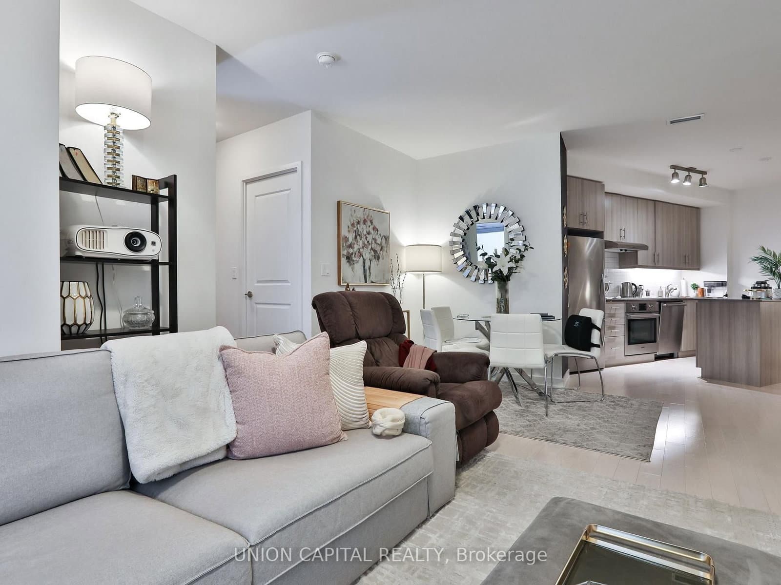 1 The Esplanade, Unit 404 thumbnail 2