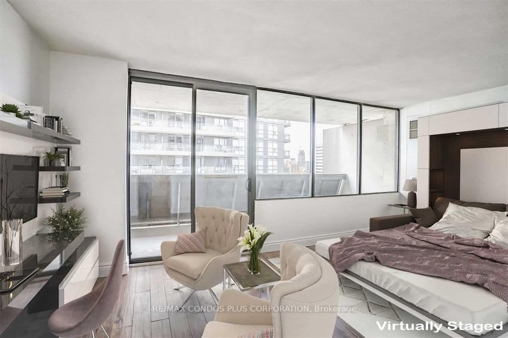 720 Spadina Avenue, Unit 1011 - Image 1