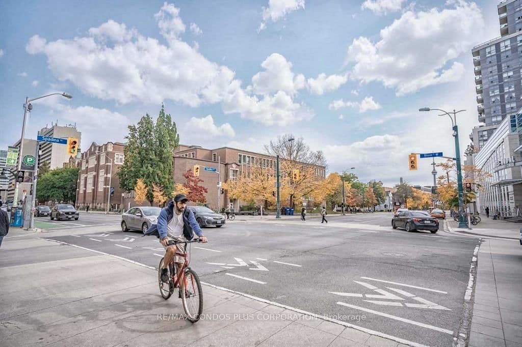 720 Spadina Avenue, Unit 1011 thumbnail 28